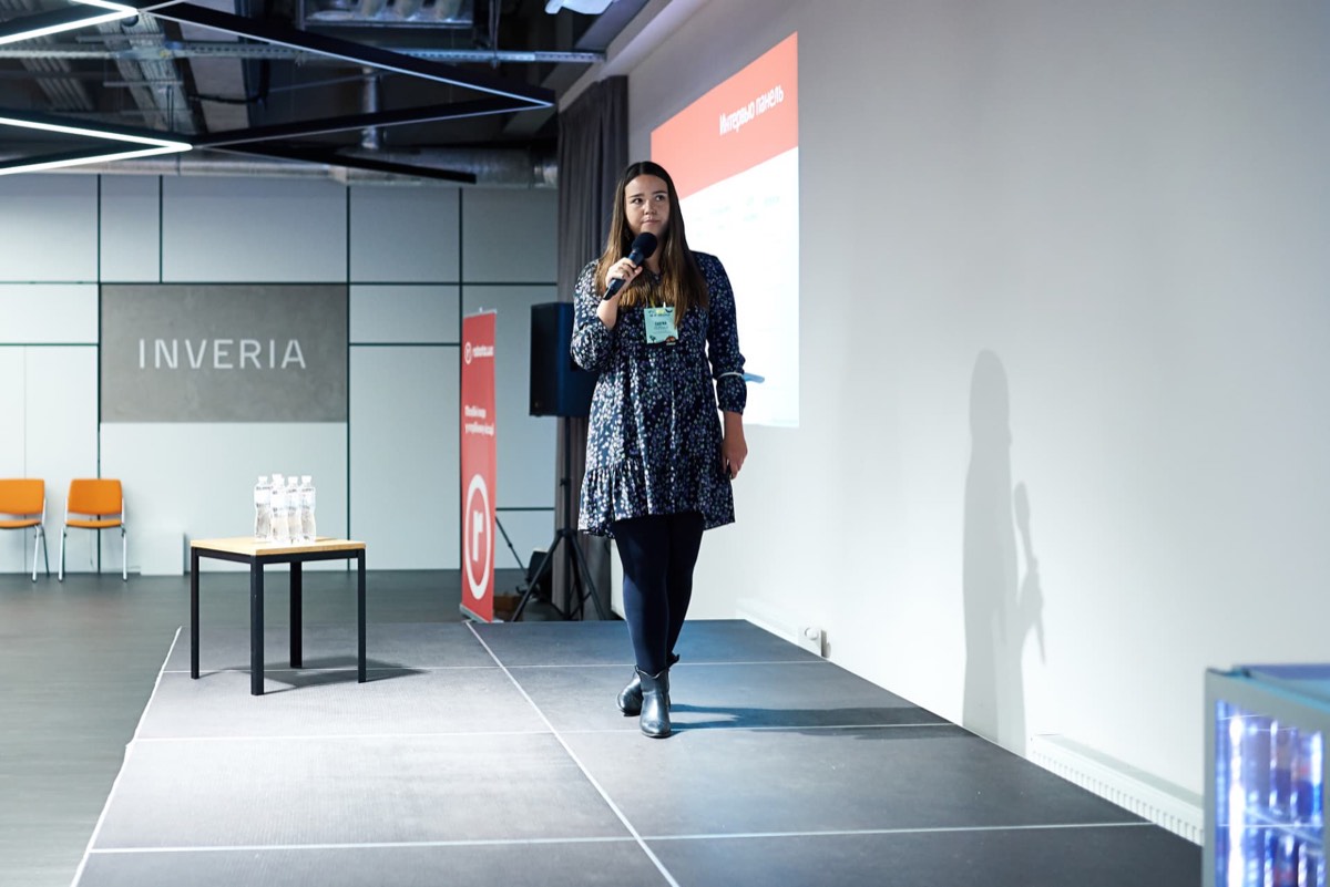 Eugenia Filipovich presenting an interview panel talk