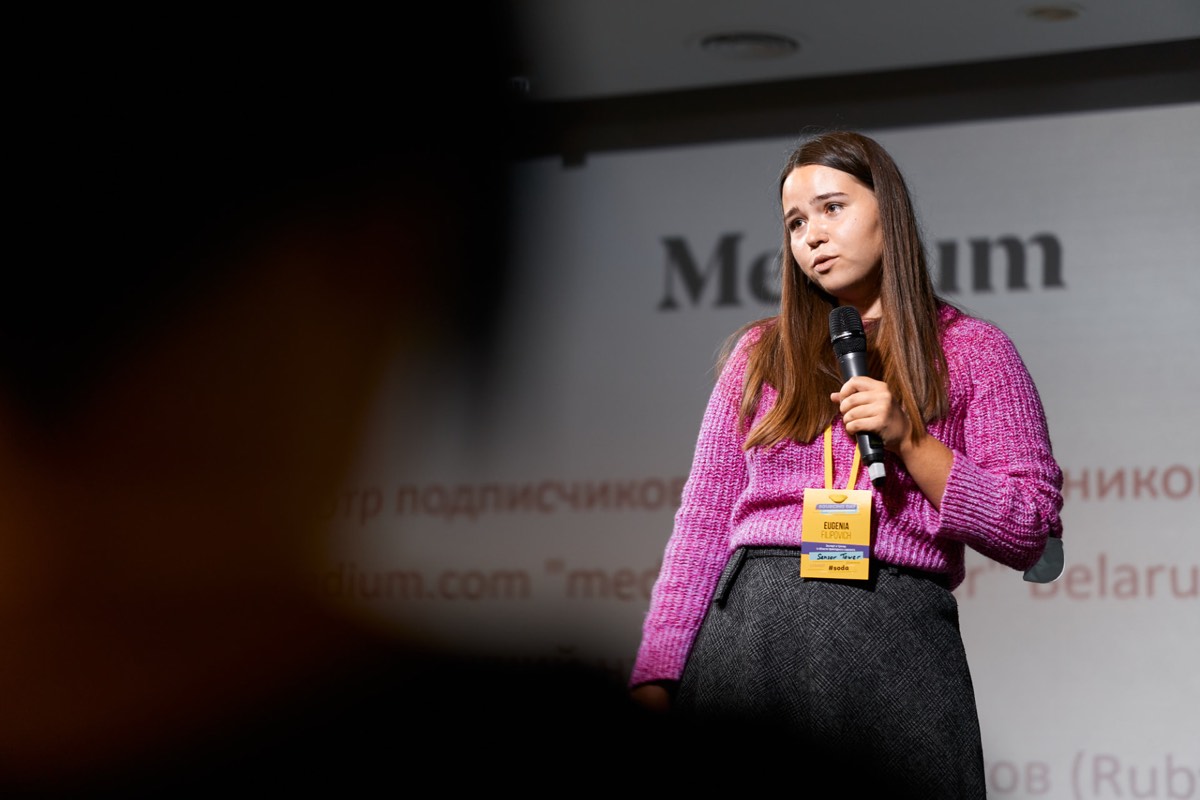 Eugenia Filipovich speaking at a sourcing conference